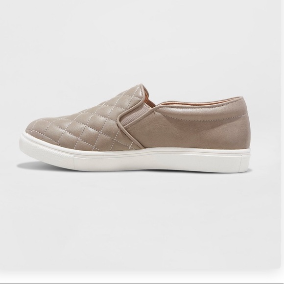 Slip-On - Picture 2 of 2